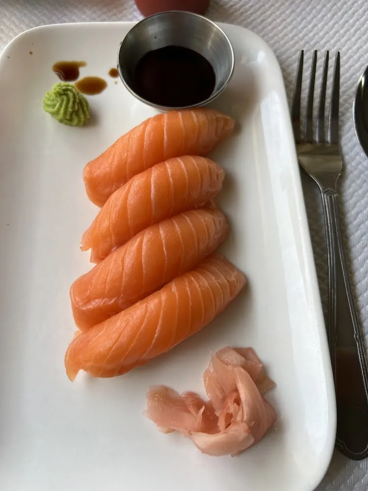 Qushia Nigiri Saumon